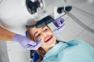 Artykuł sponsorowany: Stomatolog w Warszawie: jakie rodzaje znieczuleń stosowane są w gabinetach dentystycznych?
